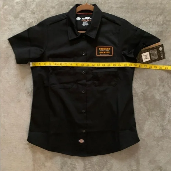 Traeger x Dickies Women's Ultimate Grilling Shirt - Picture 15 of 16